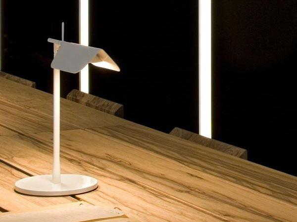 TAB T LED die cast aluminium table lamp
