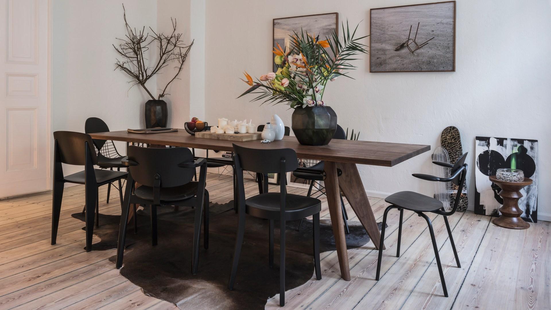 SOLVAY Rectangular solid wood table