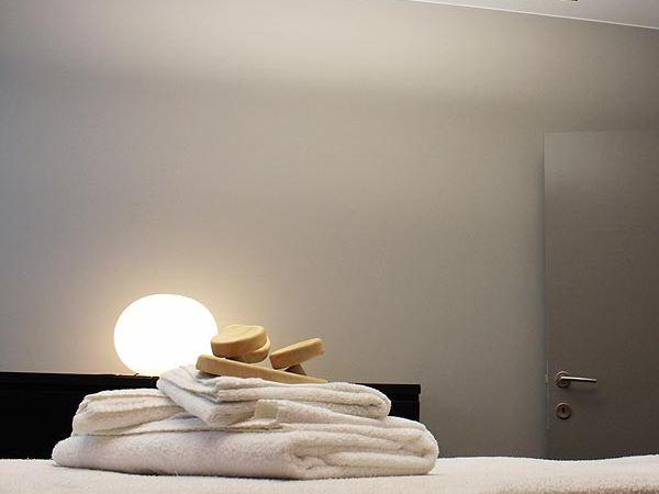 GLO-BALL BASIC Table lamp