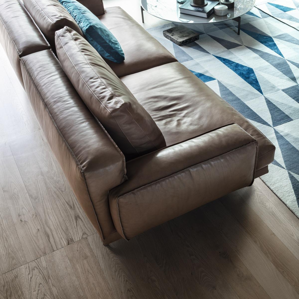 MUSTIQUE Leather sofa