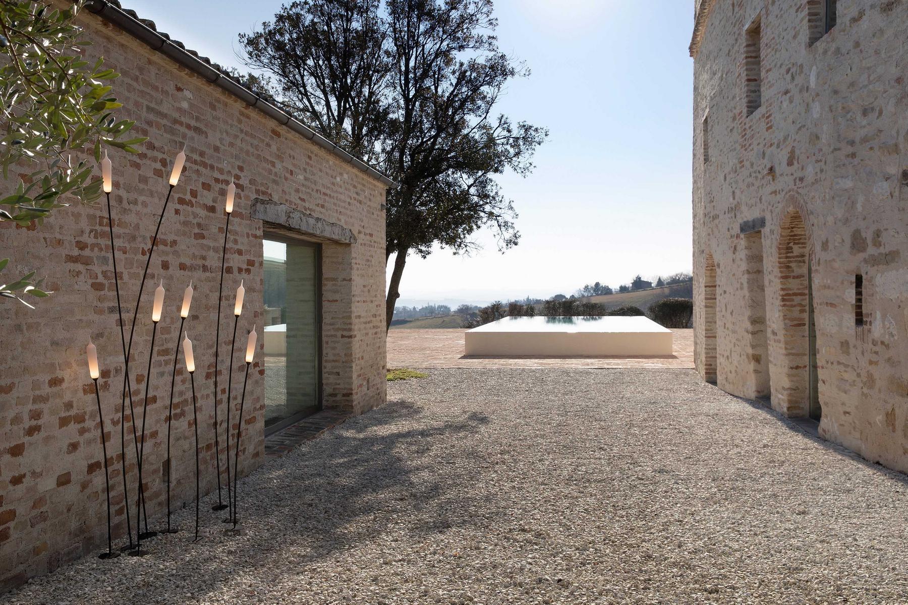 NILO LED aluminium floor lamp