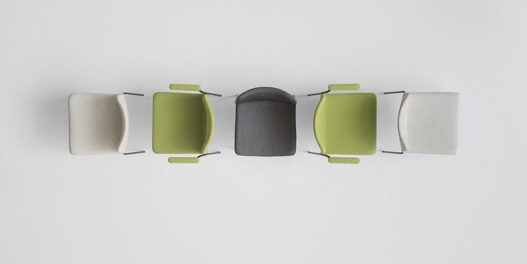 TWEET 895/2 Upholstered chair with armrests