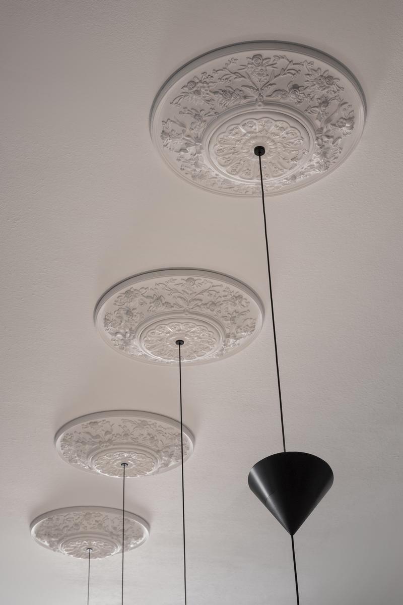 MOONBLOOM LED plaster and aluminium pendant lamp