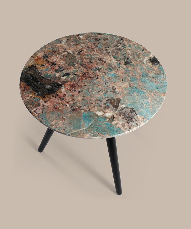 LIGHT Round marble coffee table