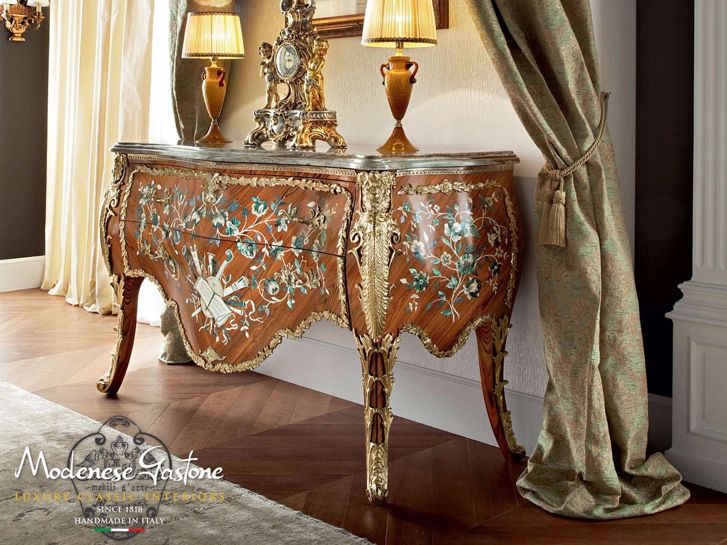 13604 Baroque wooden sideboard with drawers
