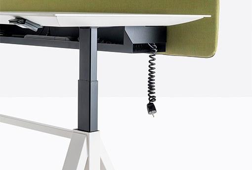 ARKI-TABLE ADJ DESK Height-adjustable steel and wood office desk with sound absorbing screens