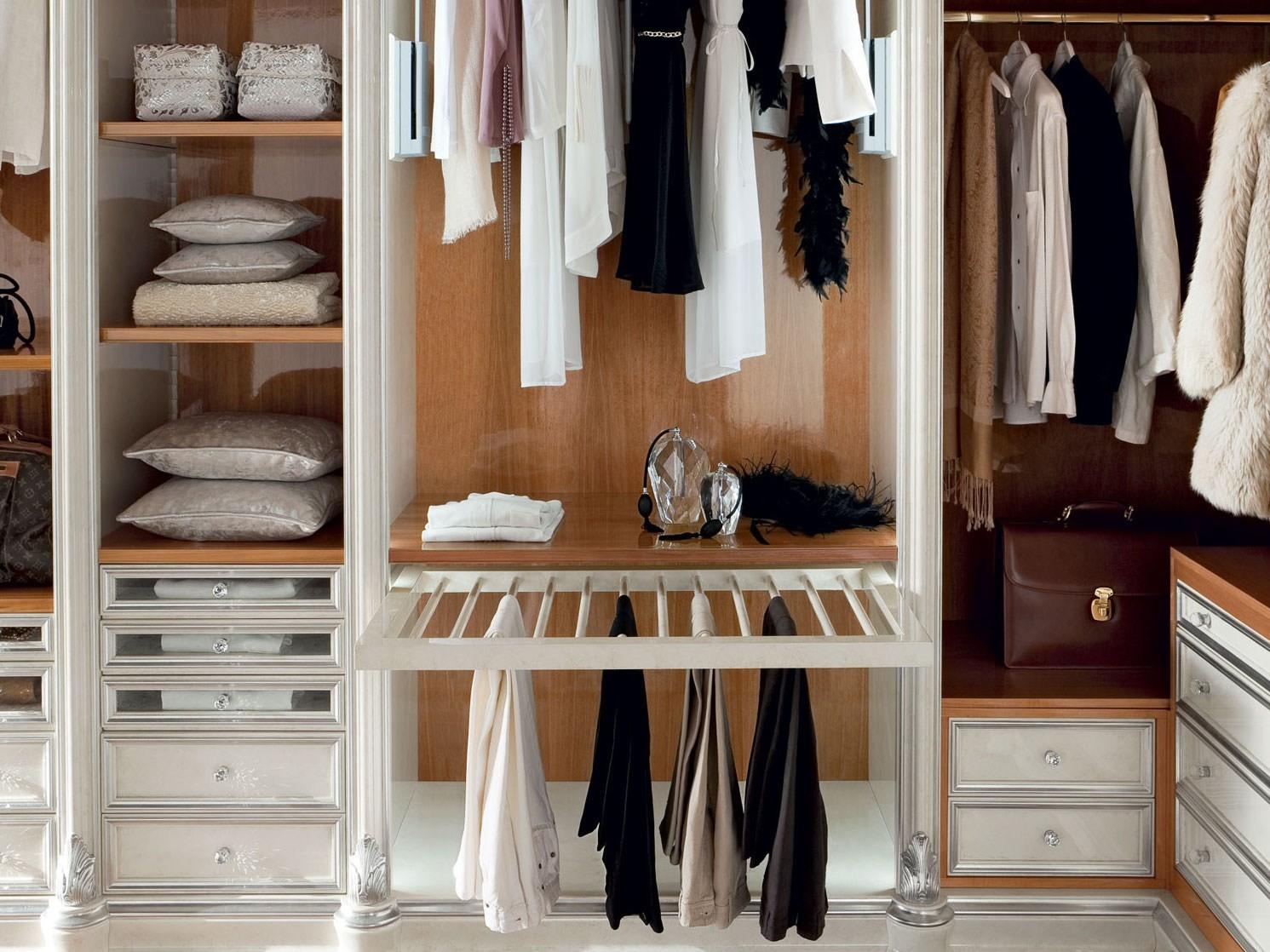 13909 Walk-in wardrobe