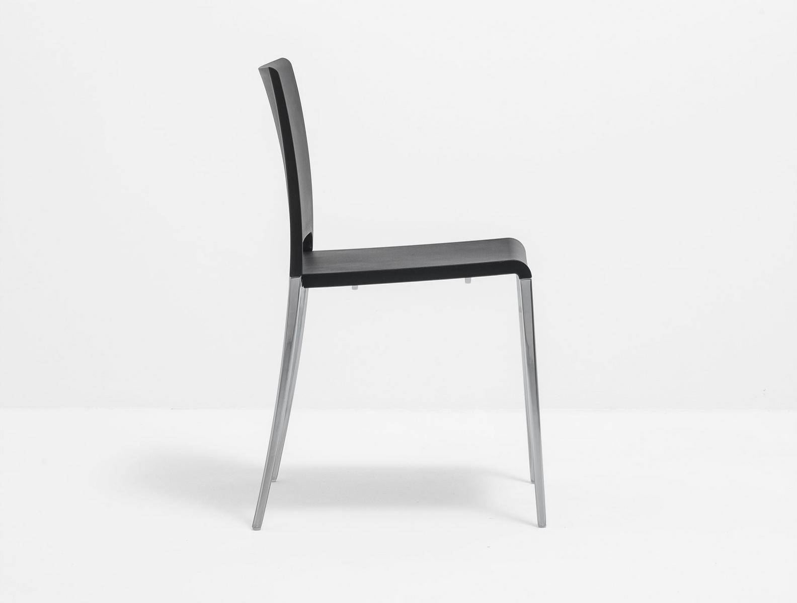 MYA 700 Stackable aluminium chair