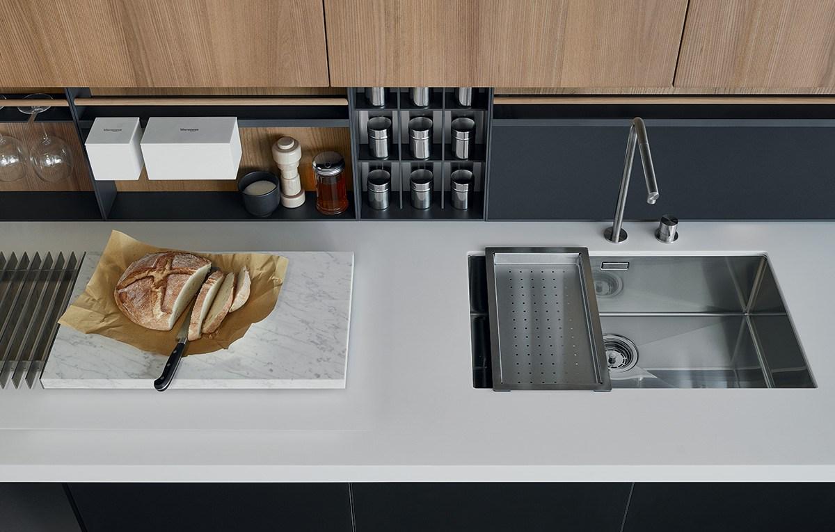 TWELVE Fitted kitchen