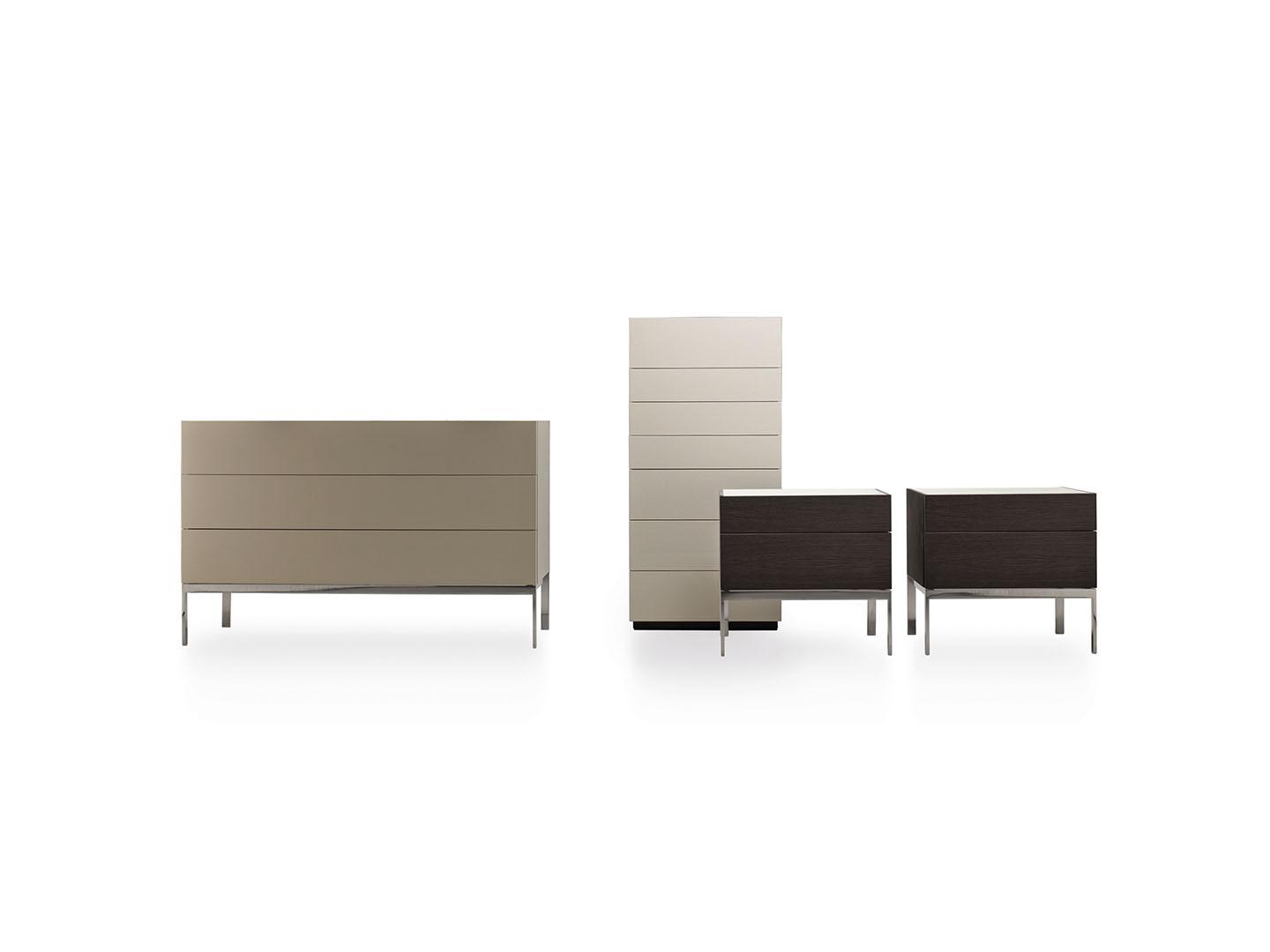 606 Wooden chest of drawers