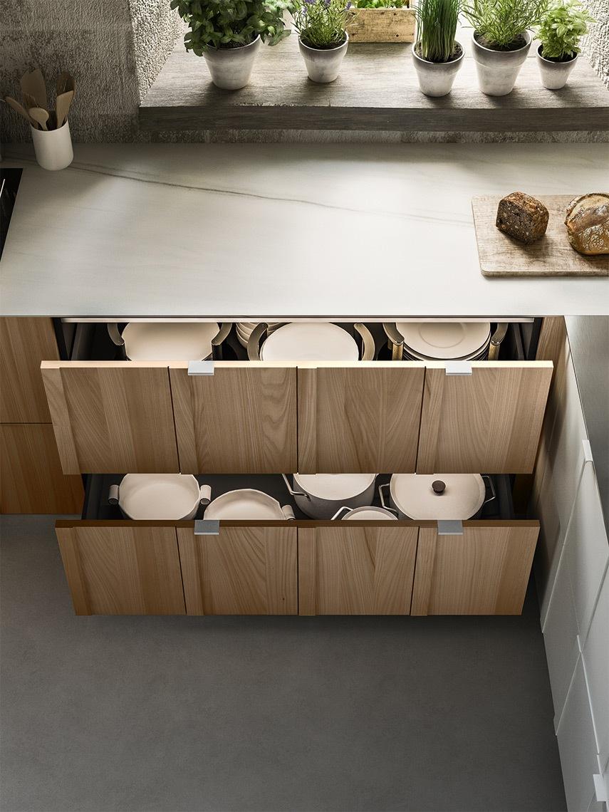 MAGGIORANA Lacquered kitchen