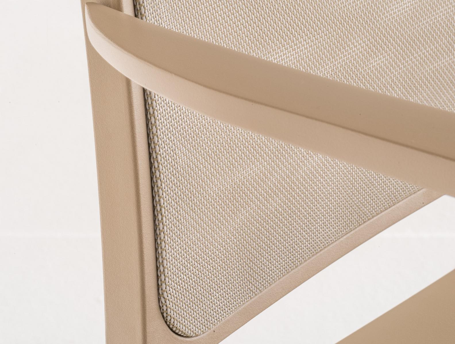 MYA 706/2 Stackable aluminium chair with armrests