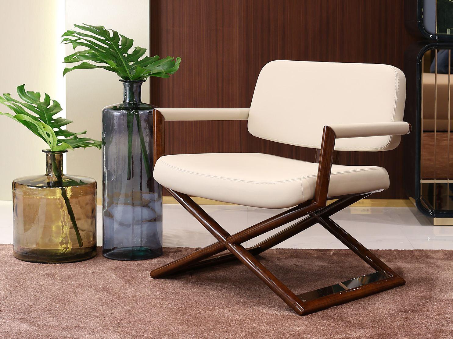 MADISON Upholstered leather easy chair with armrests