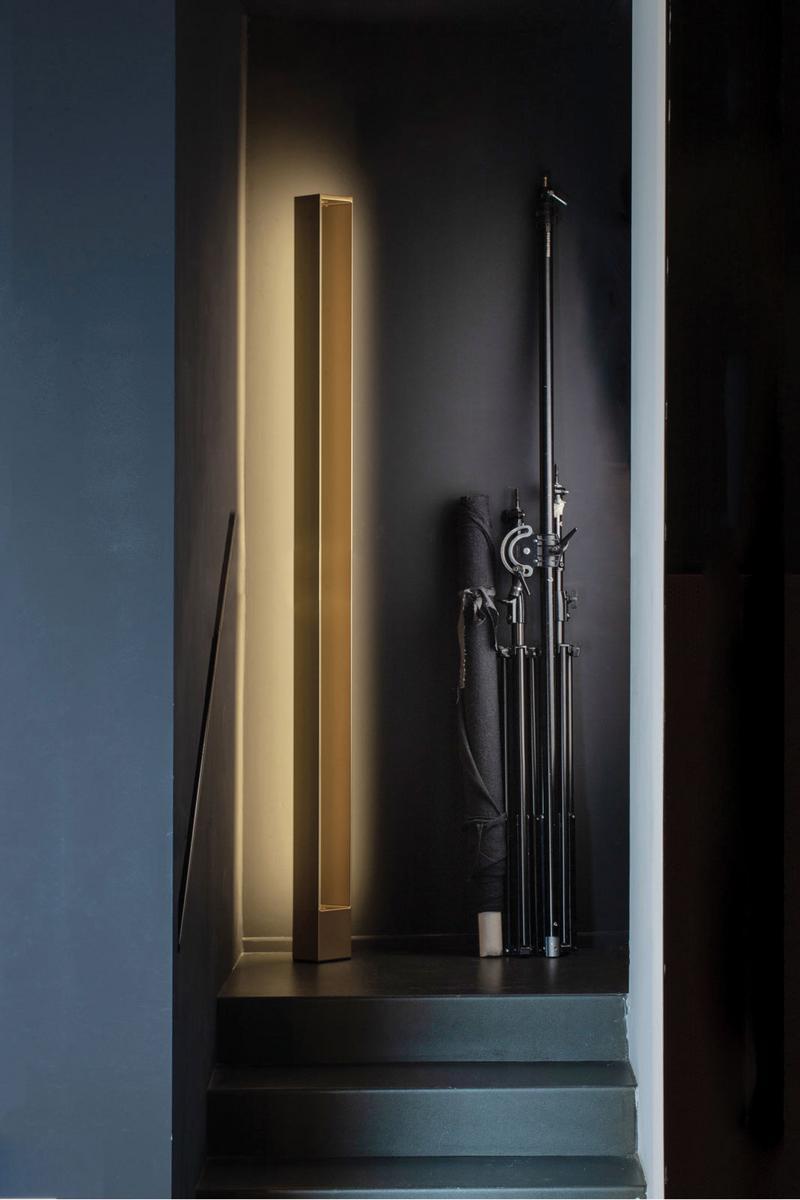 TRU LED indirect light aluminium floor lamp