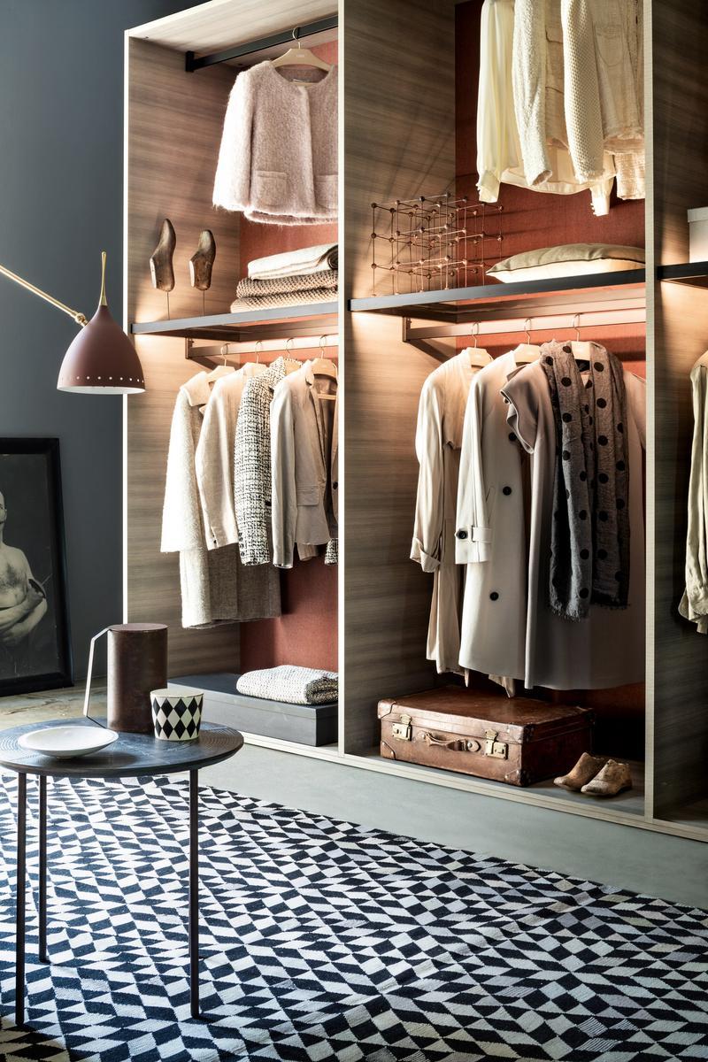 OPEN Sectional walk-in wardrobe