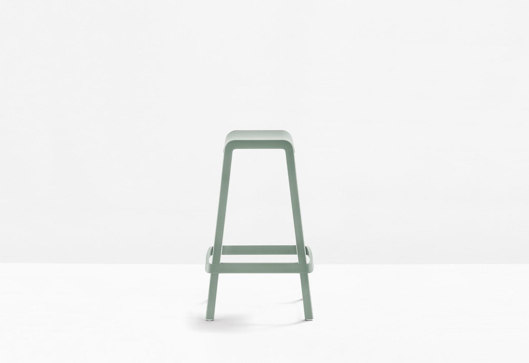 DOME 267 Stackable polypropylene stool