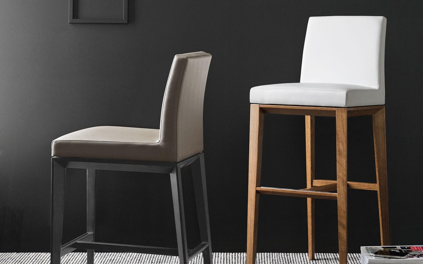 BESS High leather barstool