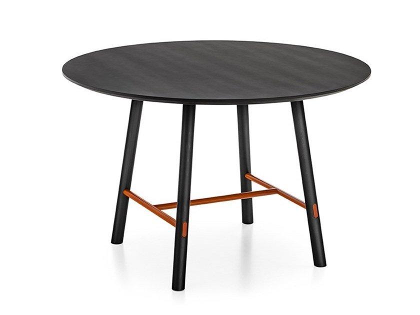 YO! Round wood veneer table with beech base