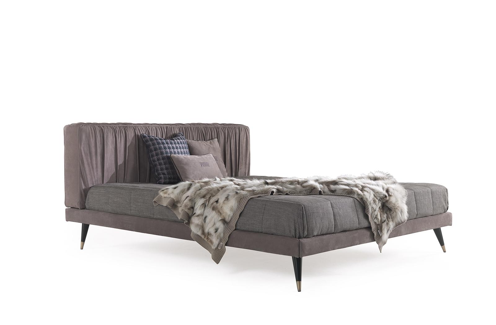 HIGHLANDER Leather king size bed with upholstered headboard