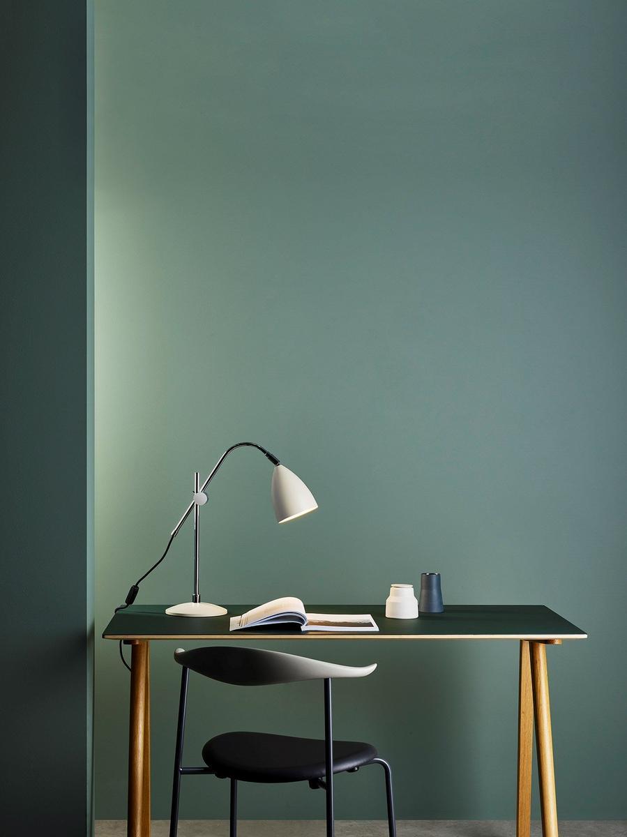 JOEL Adjustable steel table lamp