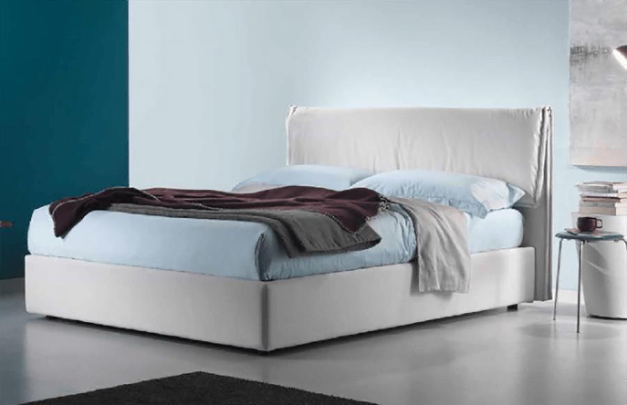 HOLLIS Leather bed with high headboard