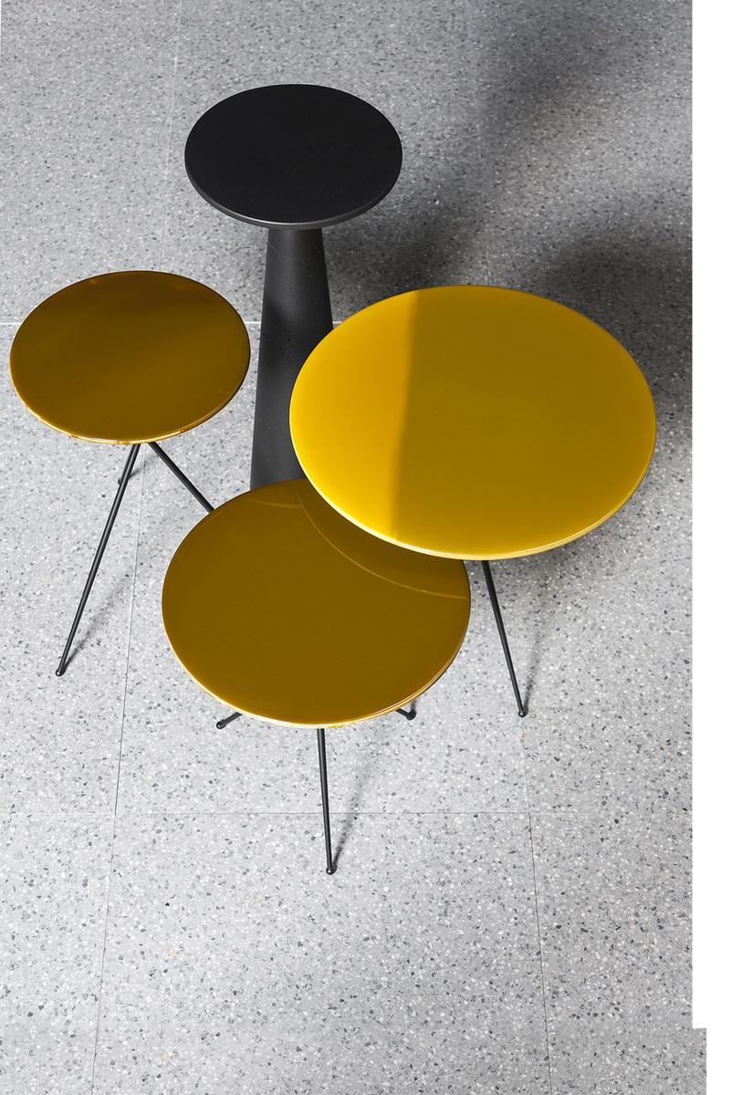 LIQUID Round coffee table