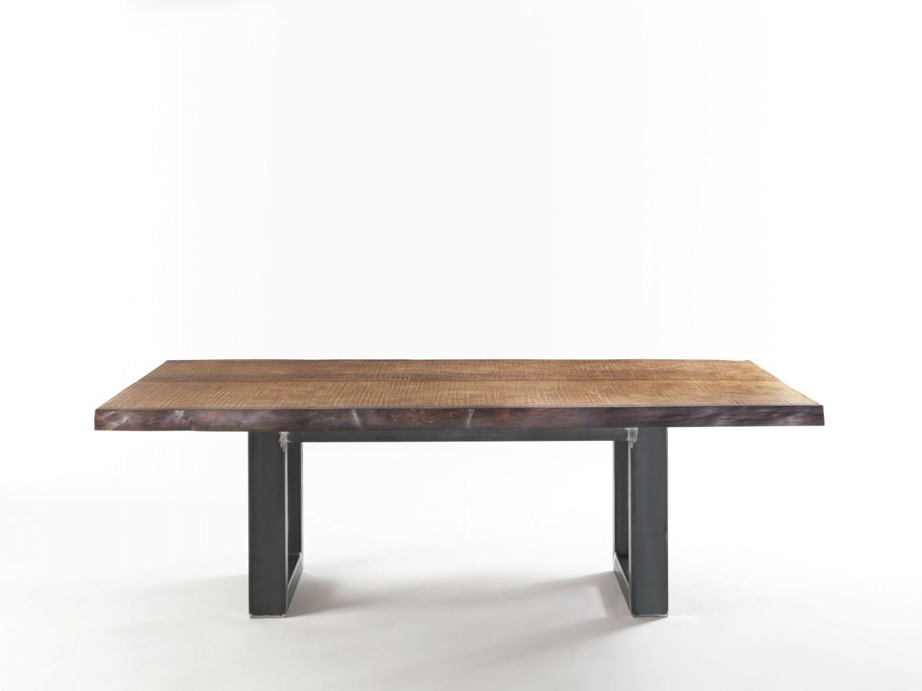 AUCKLAND Solid wood table
