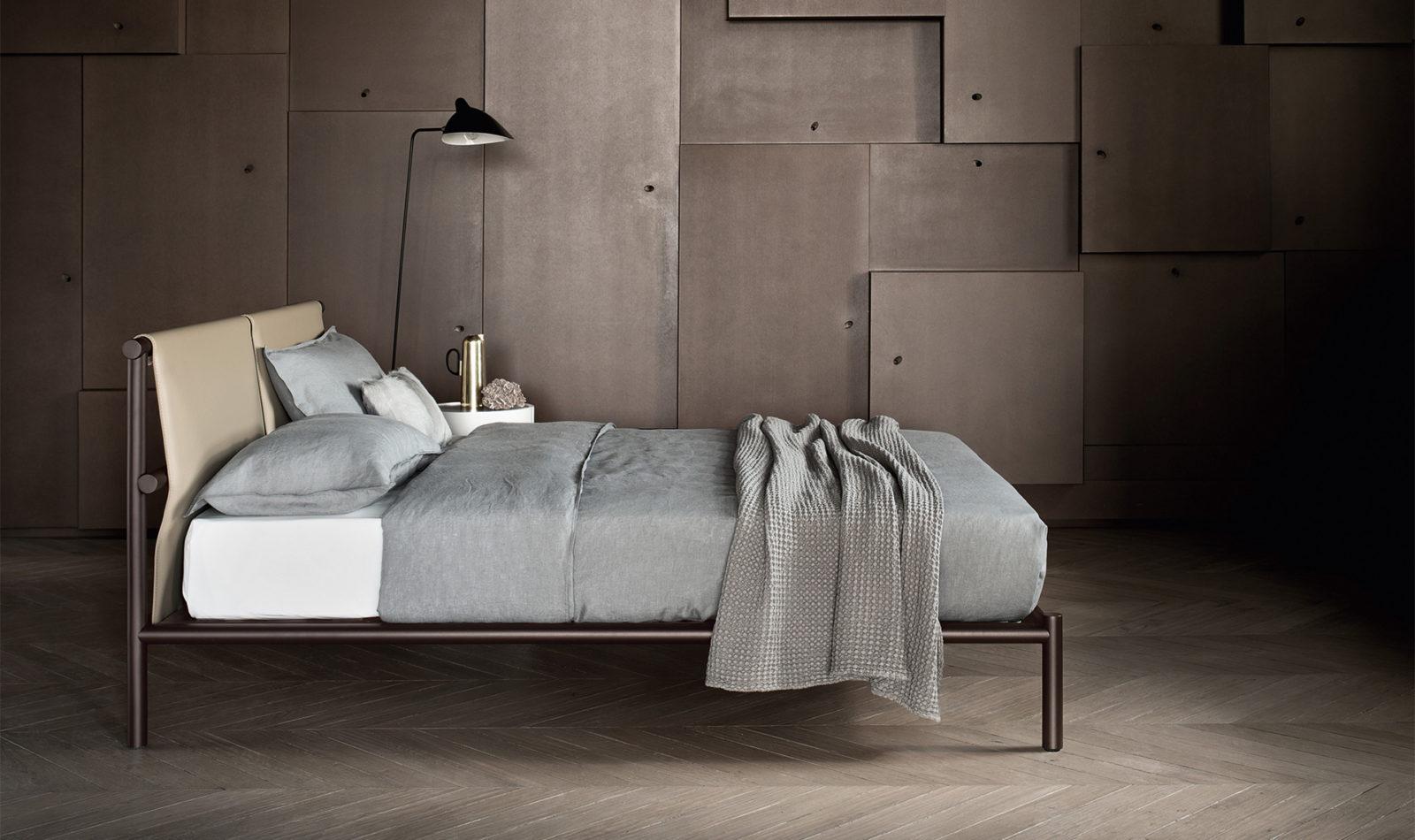 JETTY Leather bed with removable cover