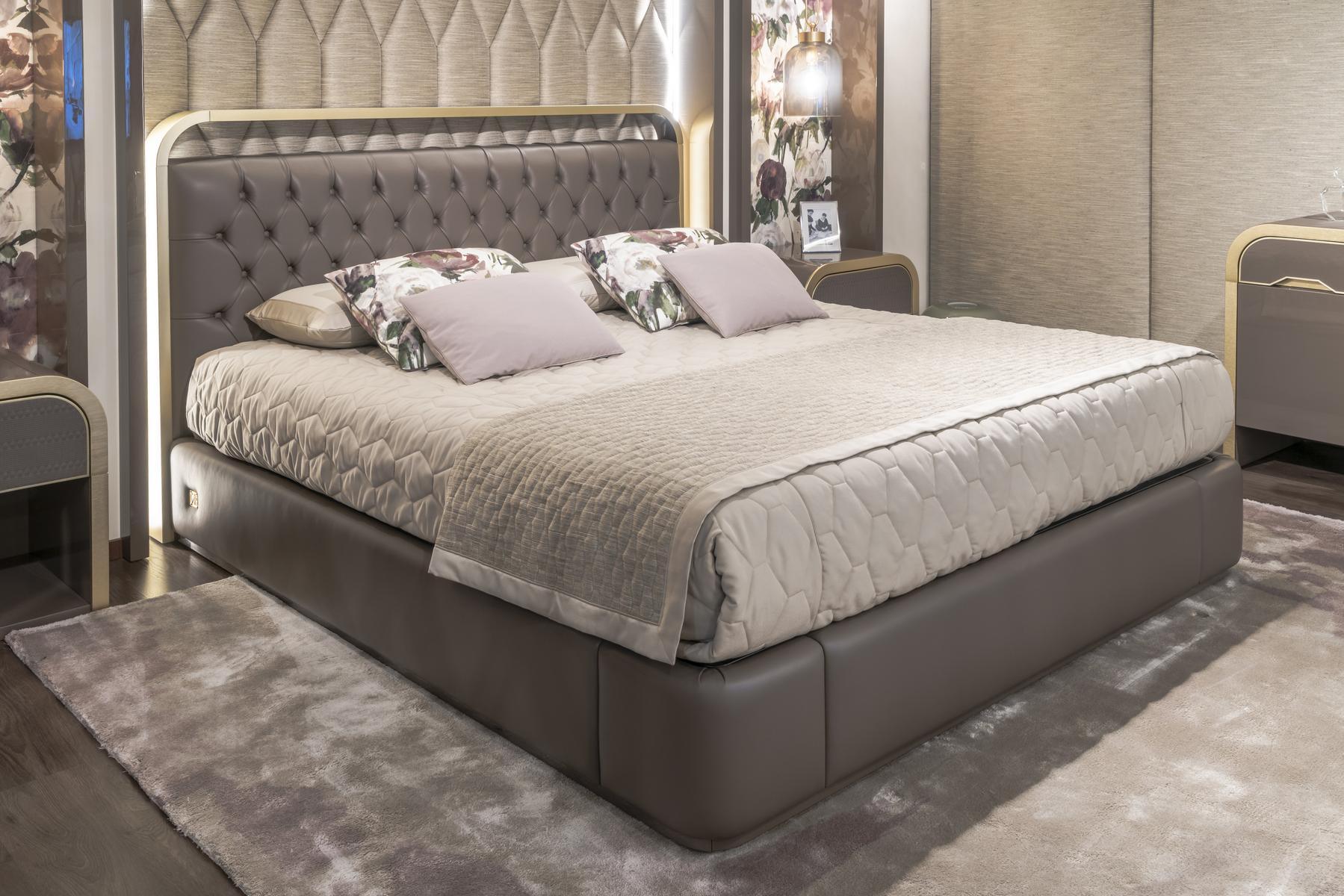 OCEAN Upholstered leather bed with tufted headboard