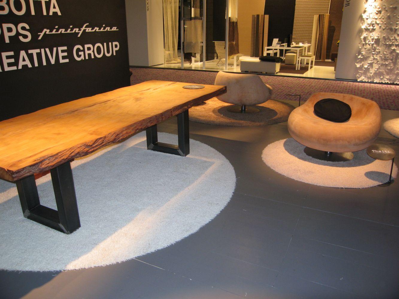 AUCKLAND Solid wood table