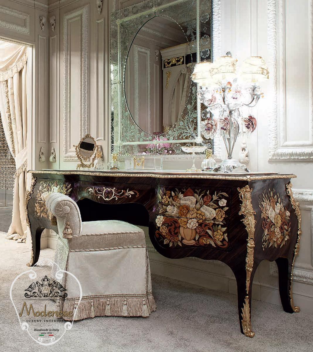 14204 Wooden dressing table