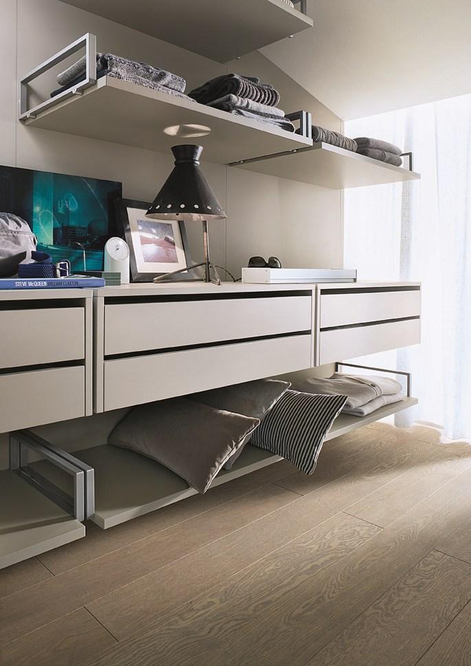 NOVENOVE Sectional custom walk-in wardrobe