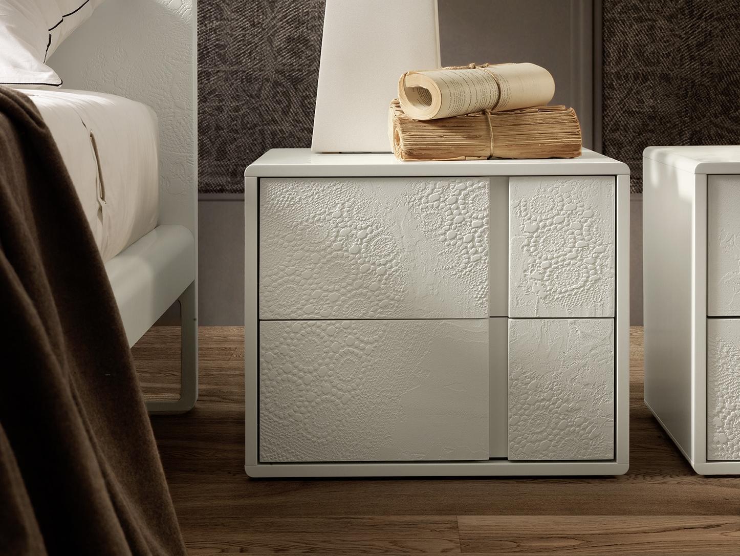 MARTIN Wooden bedside table with drawers
