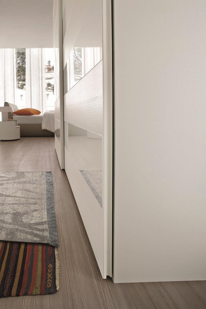 STEP 3 Wardrobe with sliding doors