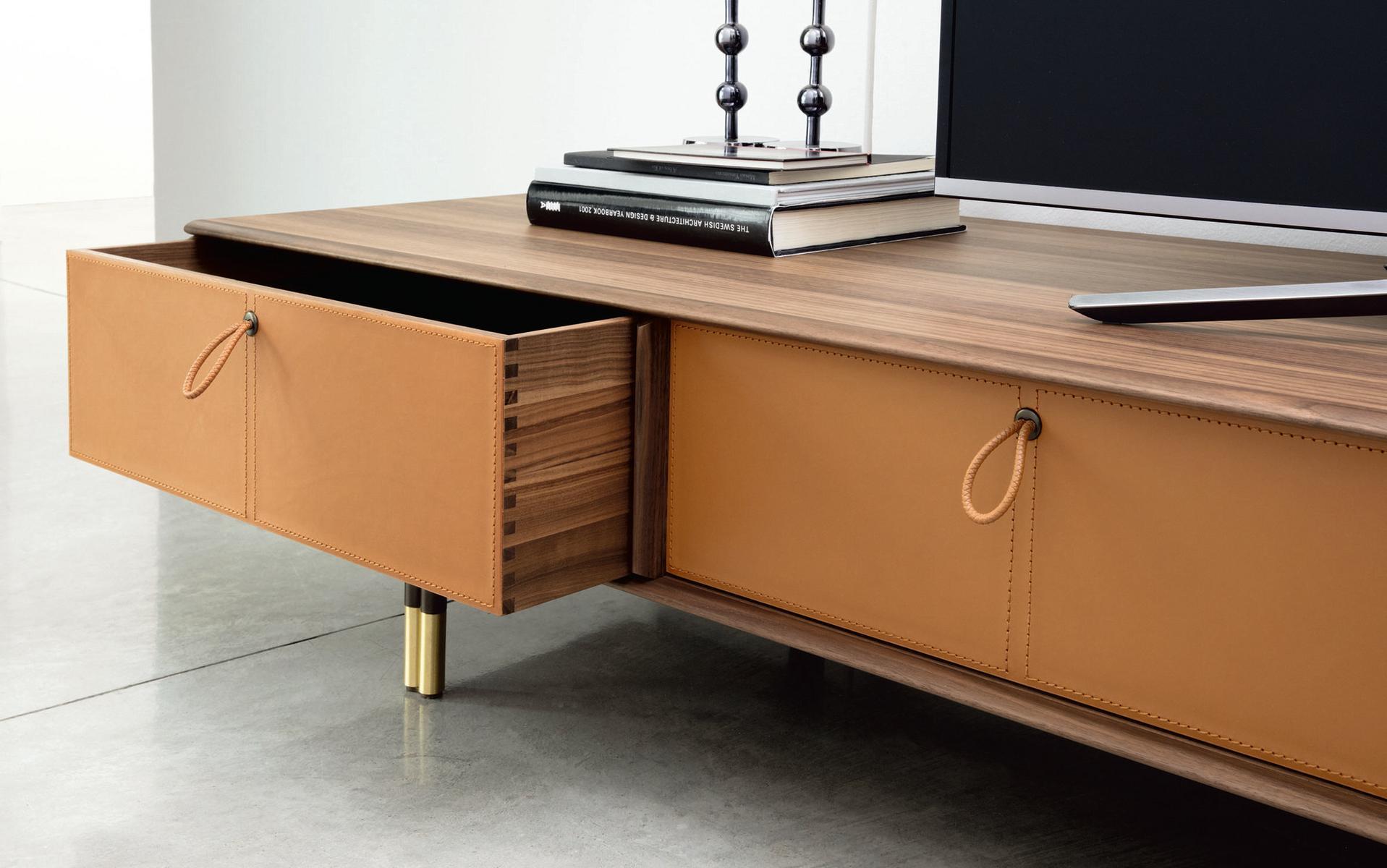 BAYUS Low walnut TV cabinet with drawers