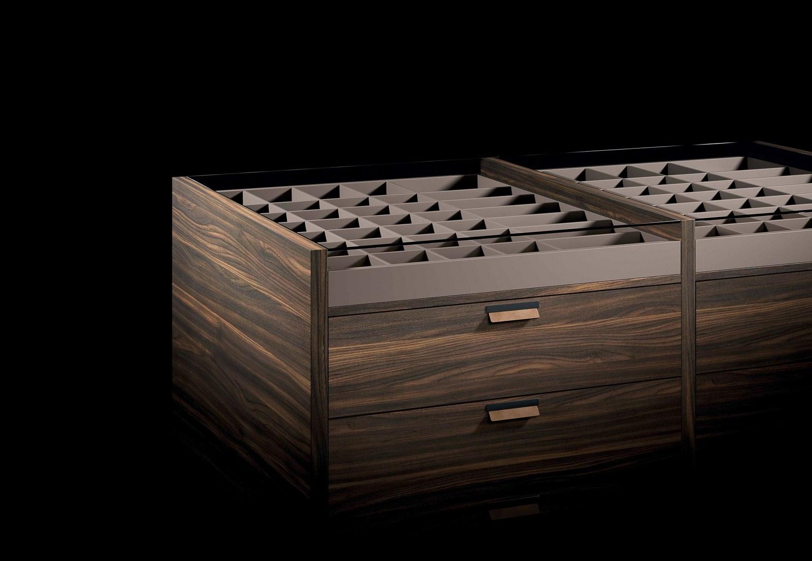 ISOLA Wooden chest of drawers