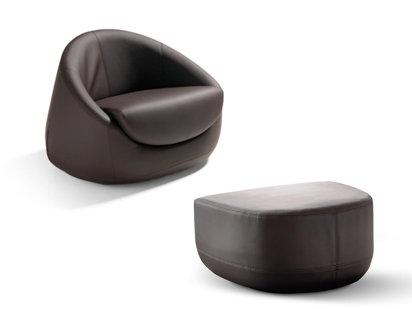 CUCCIA Leather pouf with removable lining
