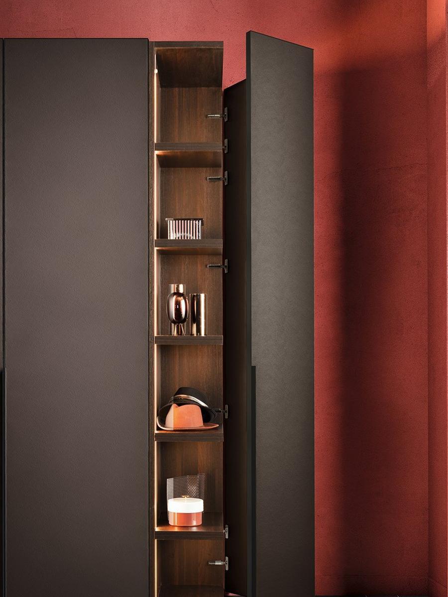 CORNICE Lacquered wooden wardrobe