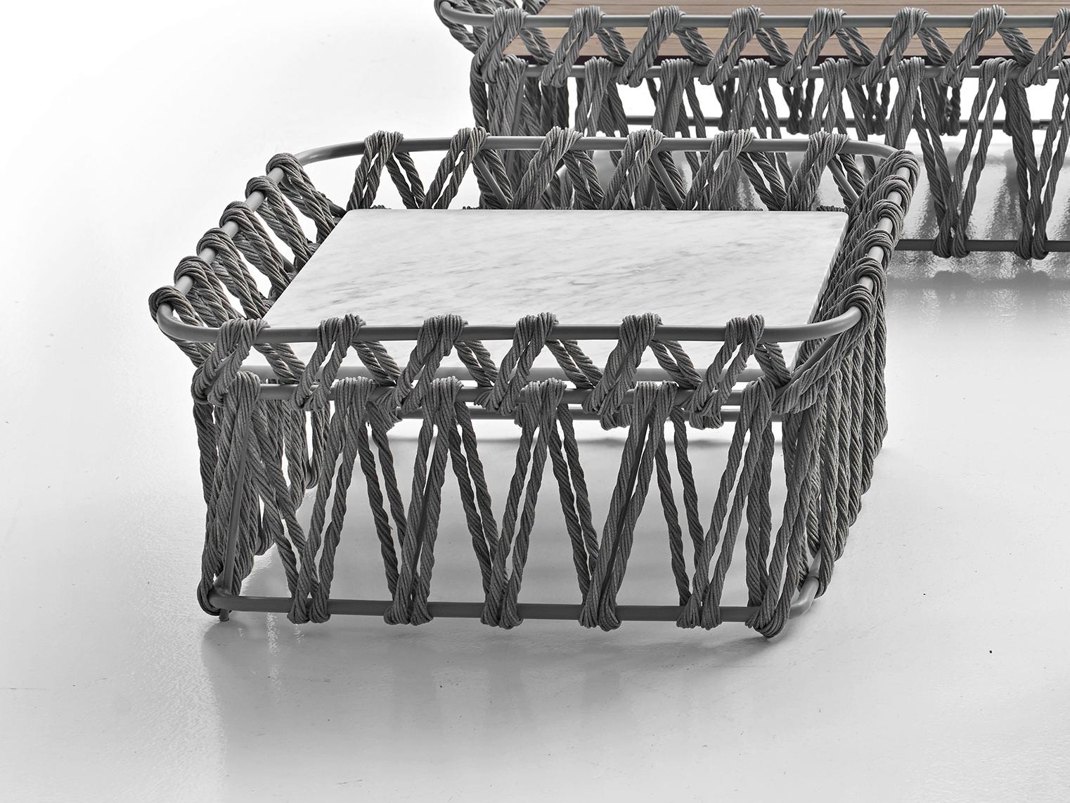 BUTTERFLY Square Carrara marble garden side table