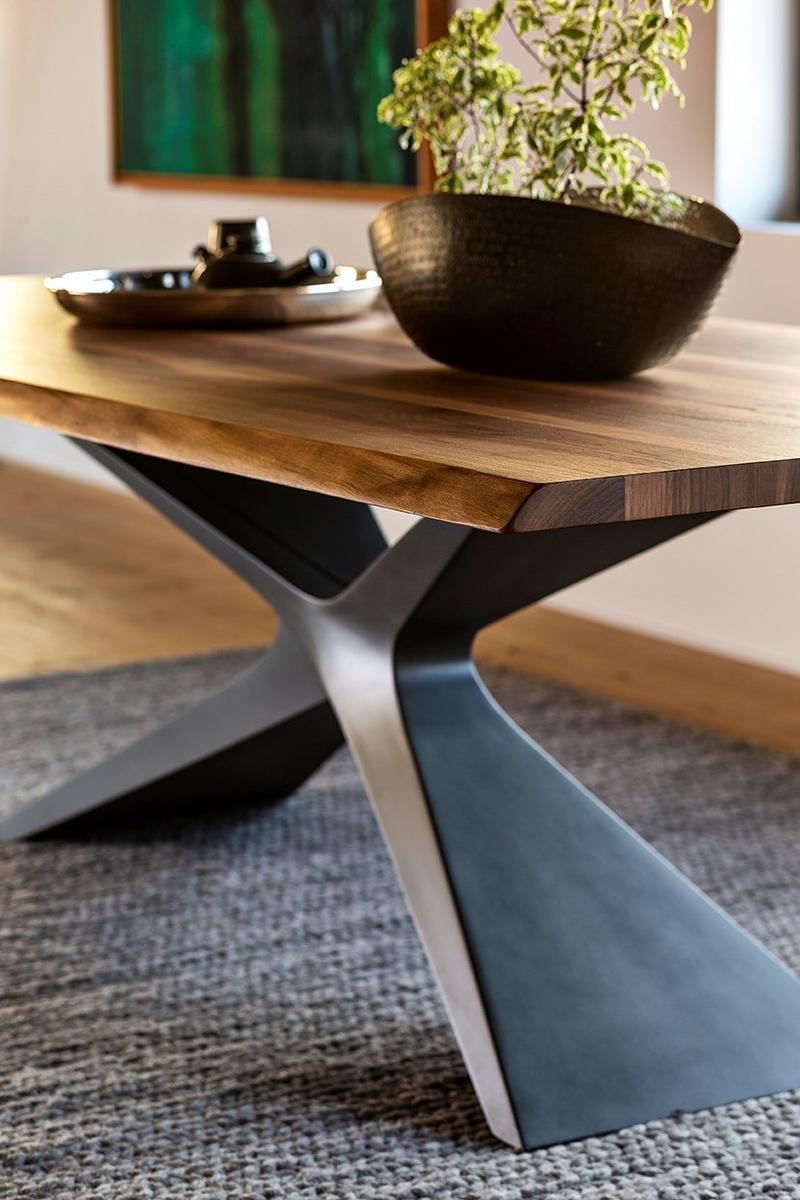 NEXUS Rectangular solid wood table