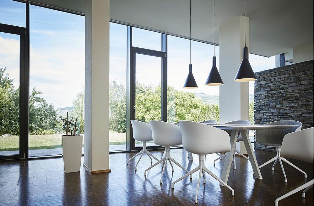 PHELIA Metal pendant lamp in a contemporary style