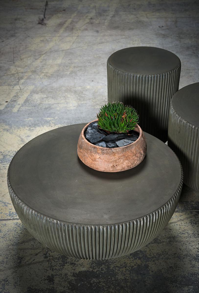 JUNO Round cement coffee table