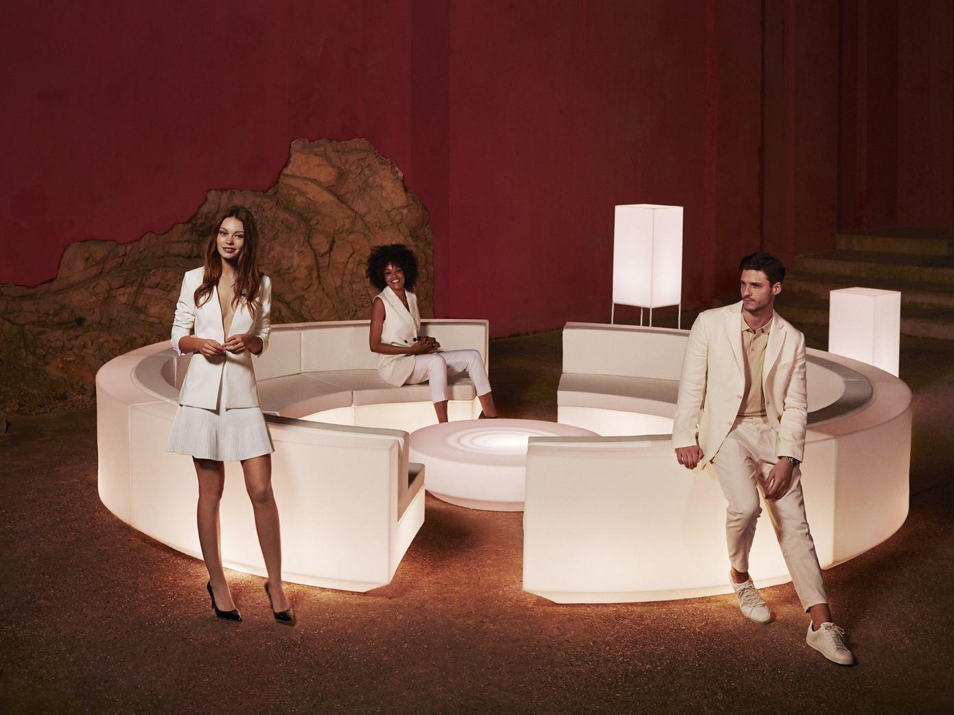 VELA Sectional curved polyethylene sofa