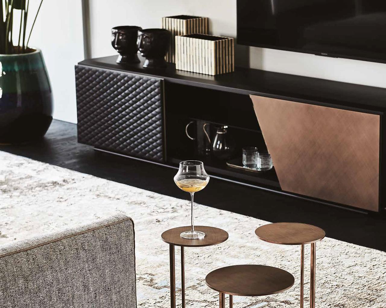 ASTON Veneer tv furniture with doors