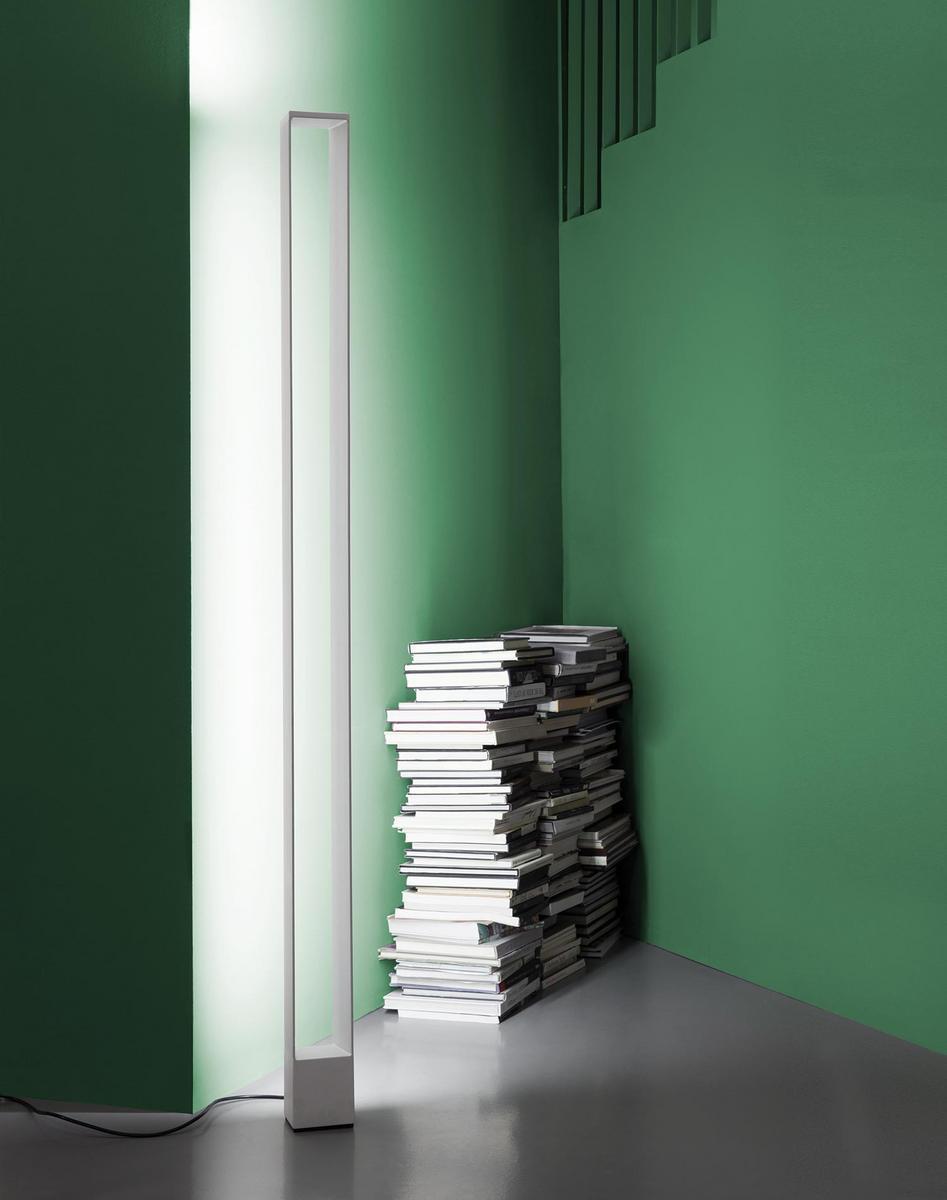 TRU LED indirect light aluminium floor lamp