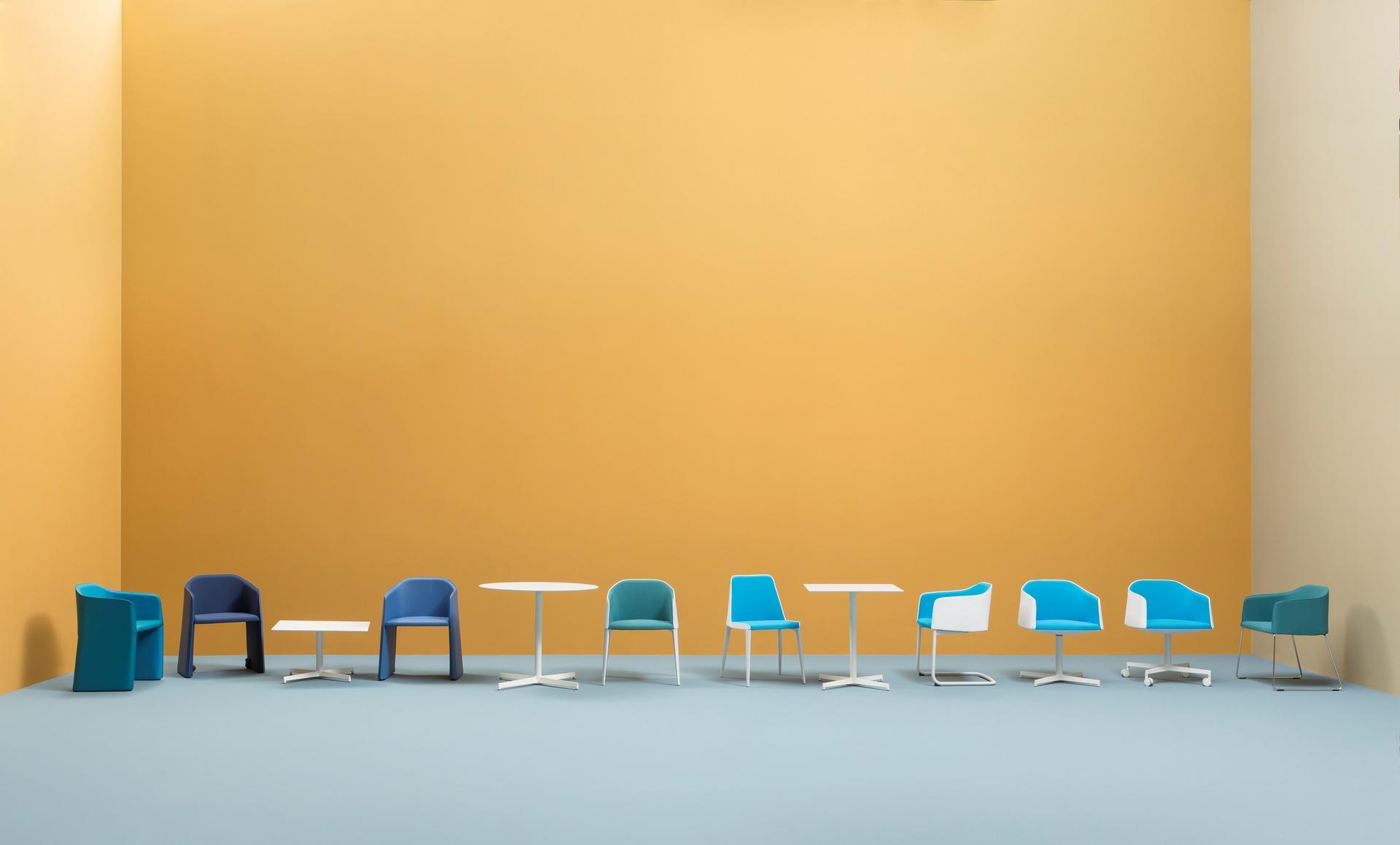 LAJA 886 Swivel chair with 4-spoke base with armrests