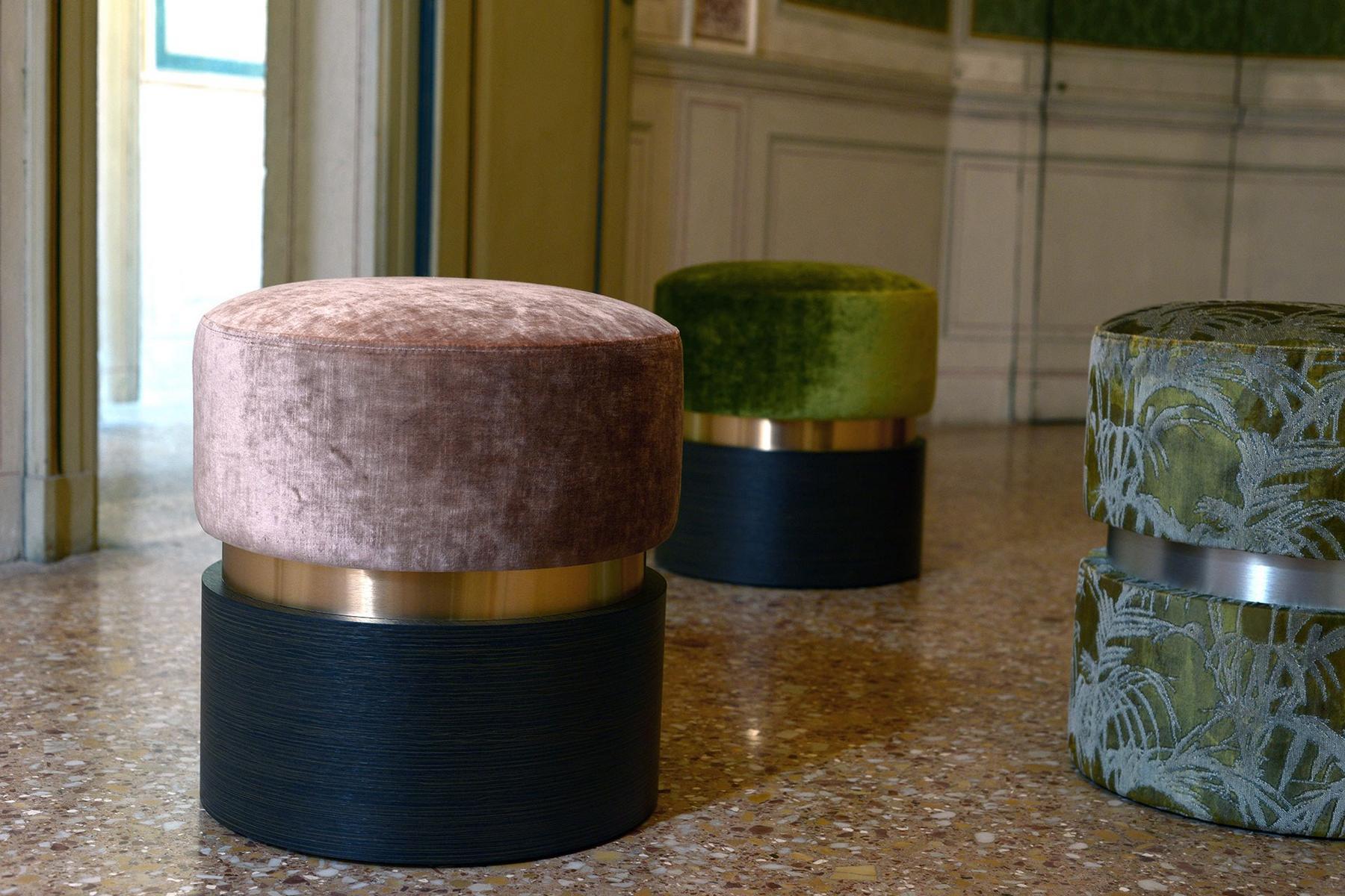 TARA Upholstered round fabric pouf