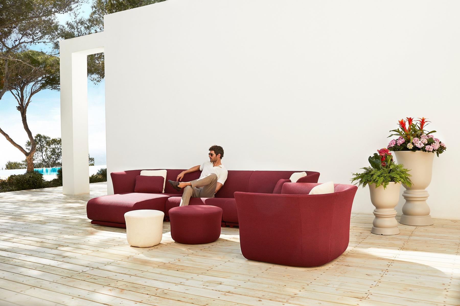 SUAVE Modular fabric garden sofa