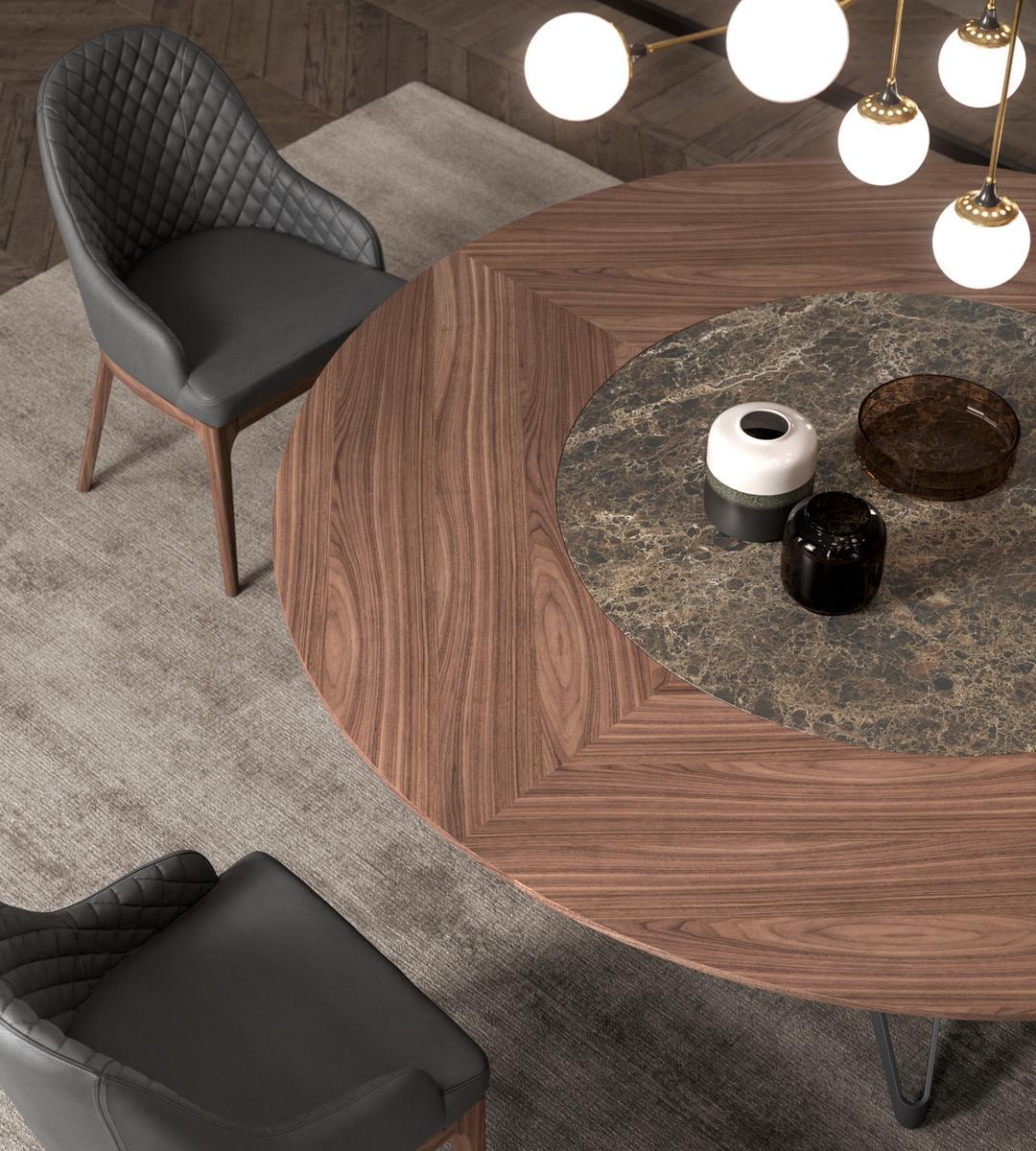 DNA Round oak table with Lazy Susan