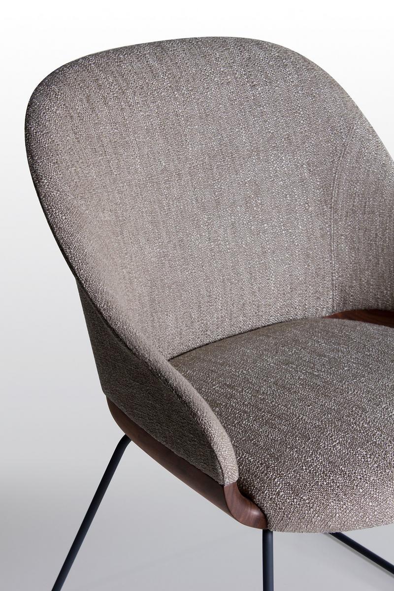 LYZ 918 PSL Sled base leather easy chair with armrests